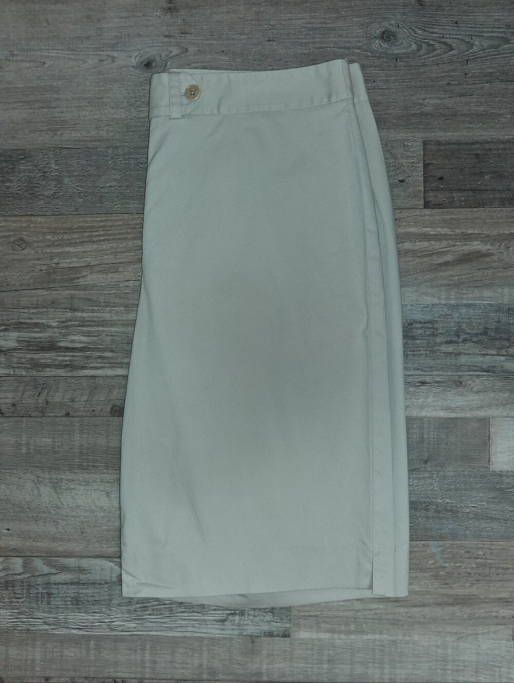 JONES NEW YORK KHAKI WALKING SHORTS SZ 14